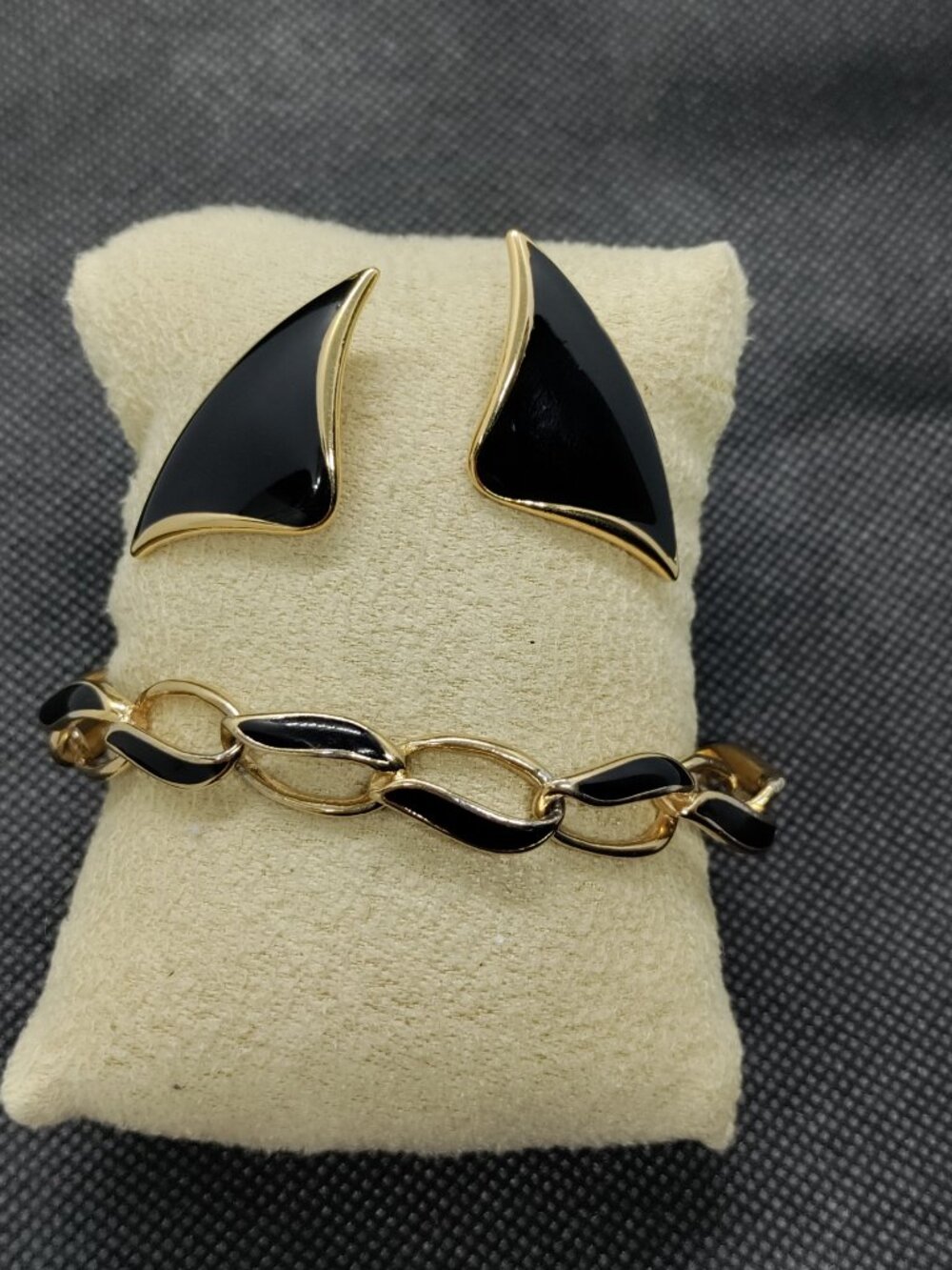 Vintage Trifari Bracelet and Earrings